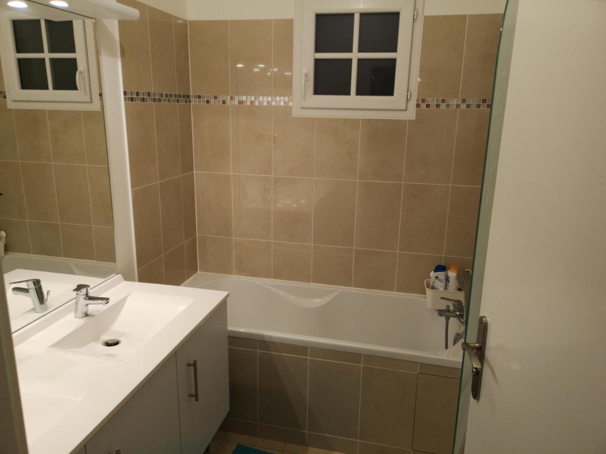 Bienvenus Chez Eric A Montevrain Apartman Kültér fotó