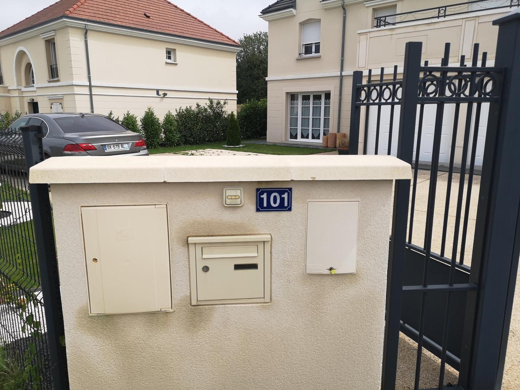 Bienvenus Chez Eric A Montevrain Apartman Kültér fotó