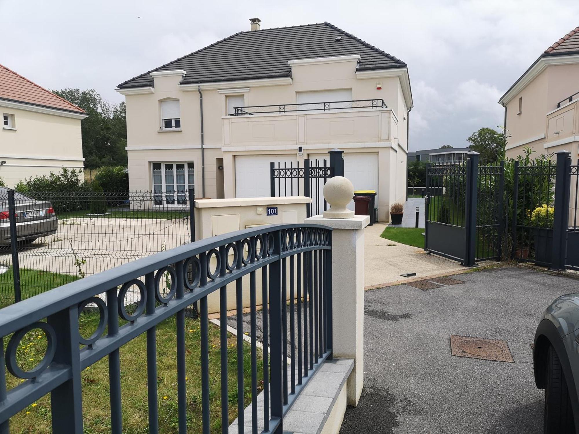Bienvenus Chez Eric A Montevrain Apartman Kültér fotó